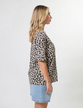 Load image into Gallery viewer, Porter Tee Leopard - Leopard