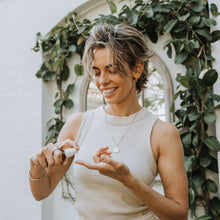 Load image into Gallery viewer, Wild Bee Daily Revive Serum