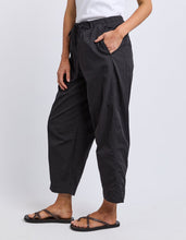 Load image into Gallery viewer, Lund Barrel Leg Pant - Black