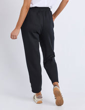 Load image into Gallery viewer, Celine Trackpant - Black