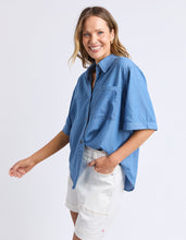 Load image into Gallery viewer, Blissful Chambray Shirt Mid Blue