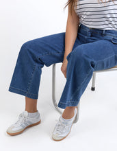 Load image into Gallery viewer, Izzy Wide Leg Jean - Dark Blue Wash