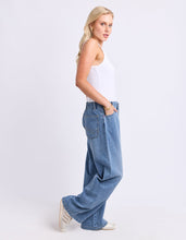 Load image into Gallery viewer, Paige Tie Waist Jean Light Blue Wash