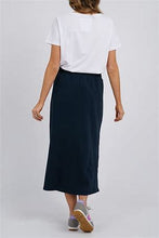 Load image into Gallery viewer, Travel Skirt Navy
