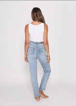 Load image into Gallery viewer, Olivia Mum Jeans
