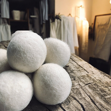 Load image into Gallery viewer, 100% NZ Merino Wool Dryer Balls (6)
