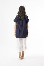 Load image into Gallery viewer, Linen Top Vneck - Navy
