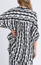 Load image into Gallery viewer, Casa Shirt - Black and Marshmallow
