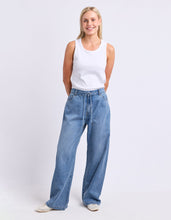 Load image into Gallery viewer, Paige Tie Waist Jean Light Blue Wash
