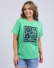 Load image into Gallery viewer, Winona Tee - Spring Green
