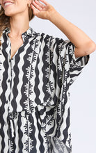 Load image into Gallery viewer, Casa Shirt - Black and Marshmallow
