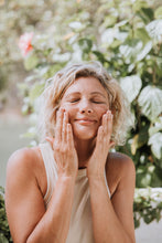 Load image into Gallery viewer, Wild Bee Youthful Bloom Serum
