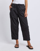 Load image into Gallery viewer, Lund Barrel Leg Pant - Black
