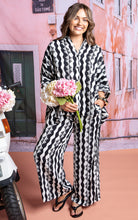 Load image into Gallery viewer, Casa Pants - Black and Marshmallow
