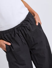 Load image into Gallery viewer, Lund Barrel Leg Pant - Black
