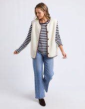 Load image into Gallery viewer, Sherling Vest Marshmellow
