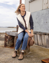 Load image into Gallery viewer, Sherling Vest Marshmellow
