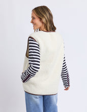 Load image into Gallery viewer, Sherling Vest Marshmellow

