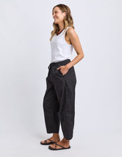 Load image into Gallery viewer, Lund Barrel Leg Pant - Black
