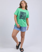 Load image into Gallery viewer, Winona Tee - Spring Green
