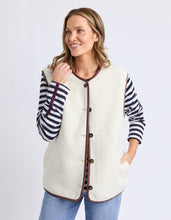 Load image into Gallery viewer, Sherling Vest Marshmellow
