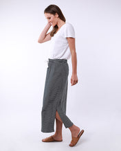Load image into Gallery viewer, Travel Skirt - Navy Stripe
